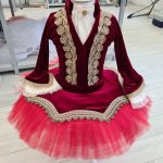 Сценичен костюм