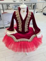 Сценичен костюм
