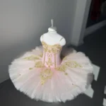 Сценичен костюм