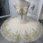 Сценичен костюм